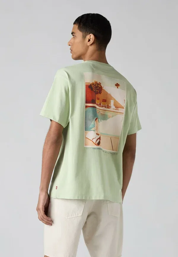 Футболка с принтом Levi's Vintage fit tee print t-shirt, lse_batwing badge ca, зеленый — фото 2