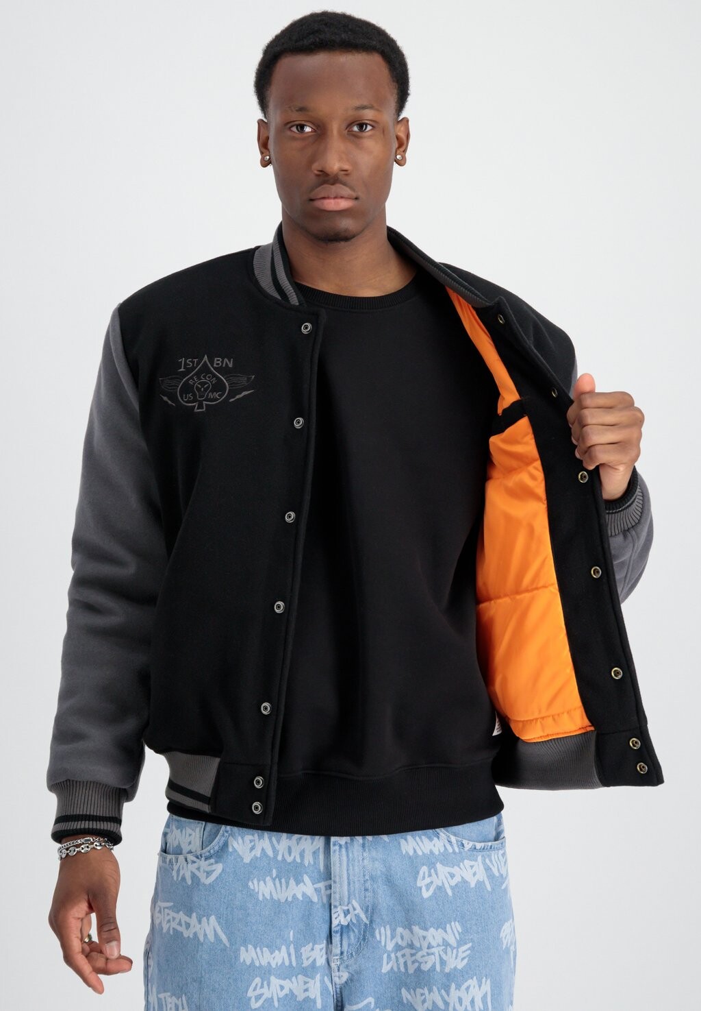 

Куртка-бомбер VARSITY AIR FORCE Alpha Industries, черный