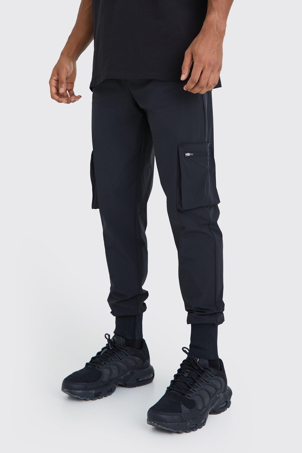 

Брюки-карго man active gym deep rib tech Boohoo, черный