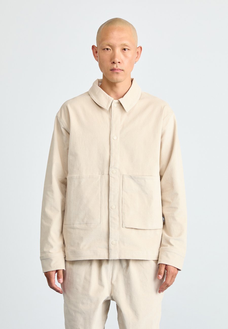 

Куртка New Balance OVERSHIRT, Beige