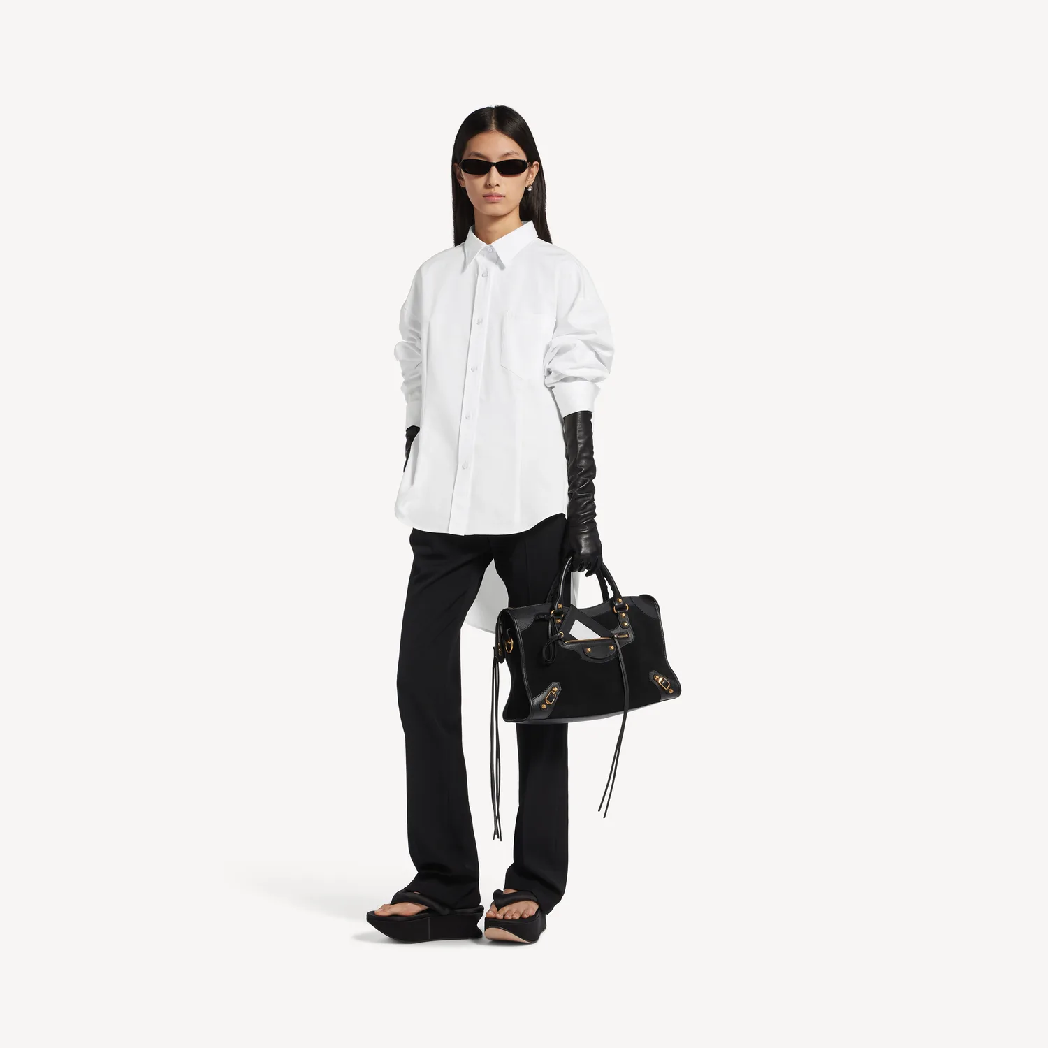 BALENCIAGA Женская классическая рубашка белого цвета — фото 2