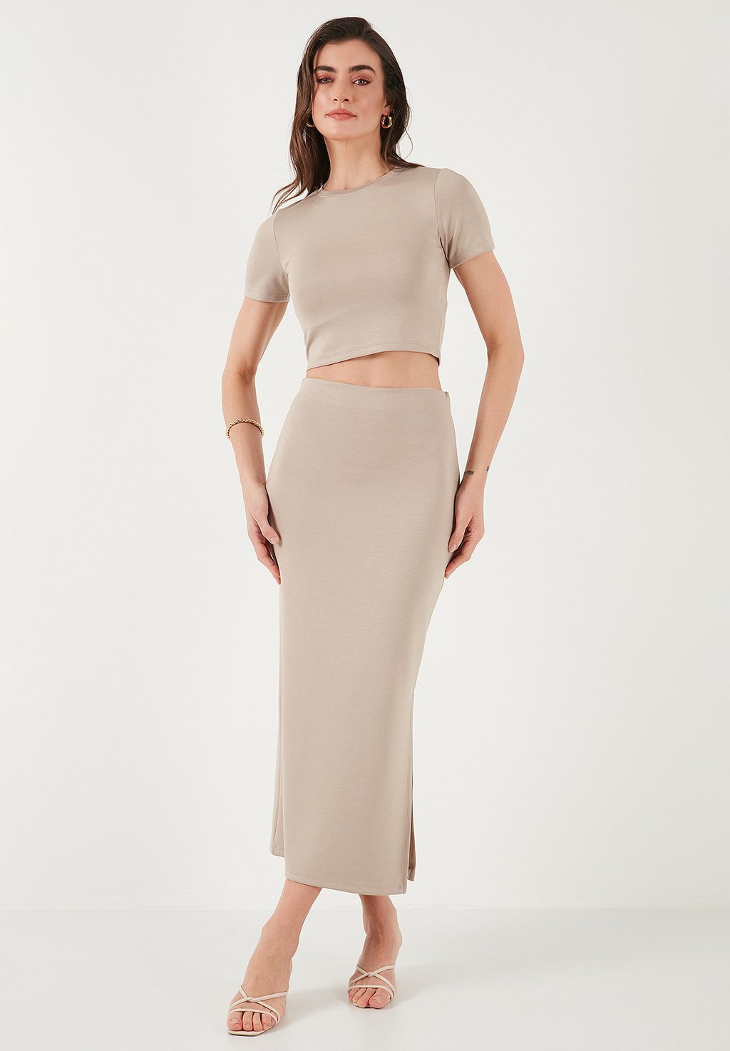 

Базовая футболка SLIM FIT SET LELA, серый