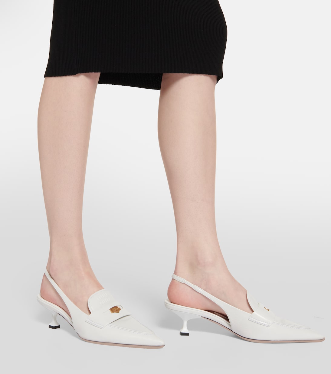 Кожаные лоферы с ремешком на пятке Penny Miu Miu, белый — фото 4