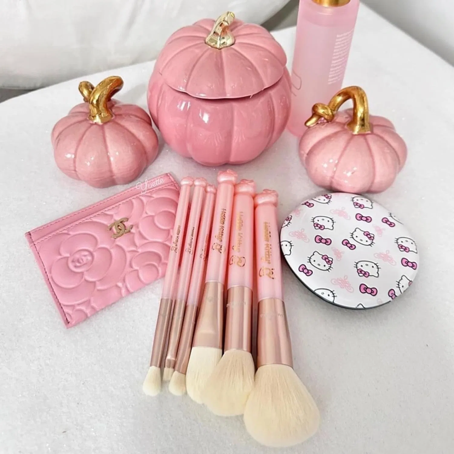 Набор кистей для макияжа Hello Kitty IMPRESSIONS VANITY · COMPANY 6 шт розовый — фото 4