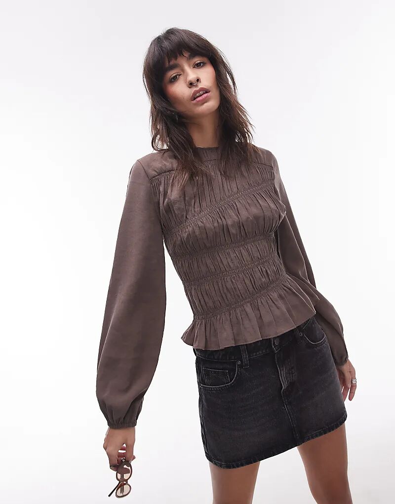 

Асимметричный топ со сборками коричневого цвета Topshop