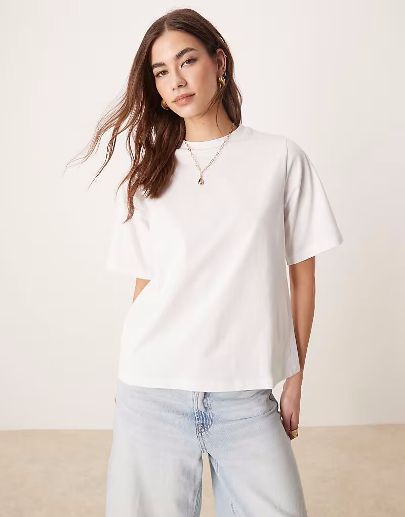 

Белая футболка с защипом на спине от ASOS DESIGN