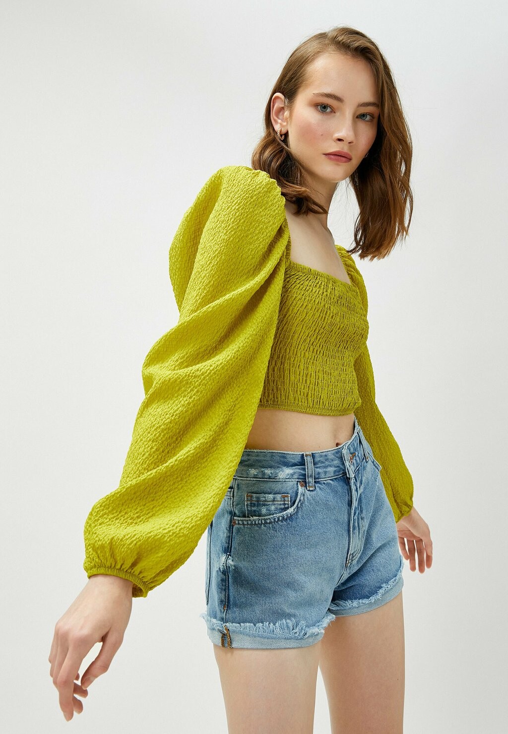 

Блуза PUFF SLEEVE SQUARE NECK GIMPED CROP Koton, зеленый