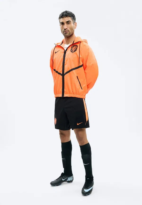 Футболка сборной Нидерландов Nike Performance, черный/гипер красный — фото 2