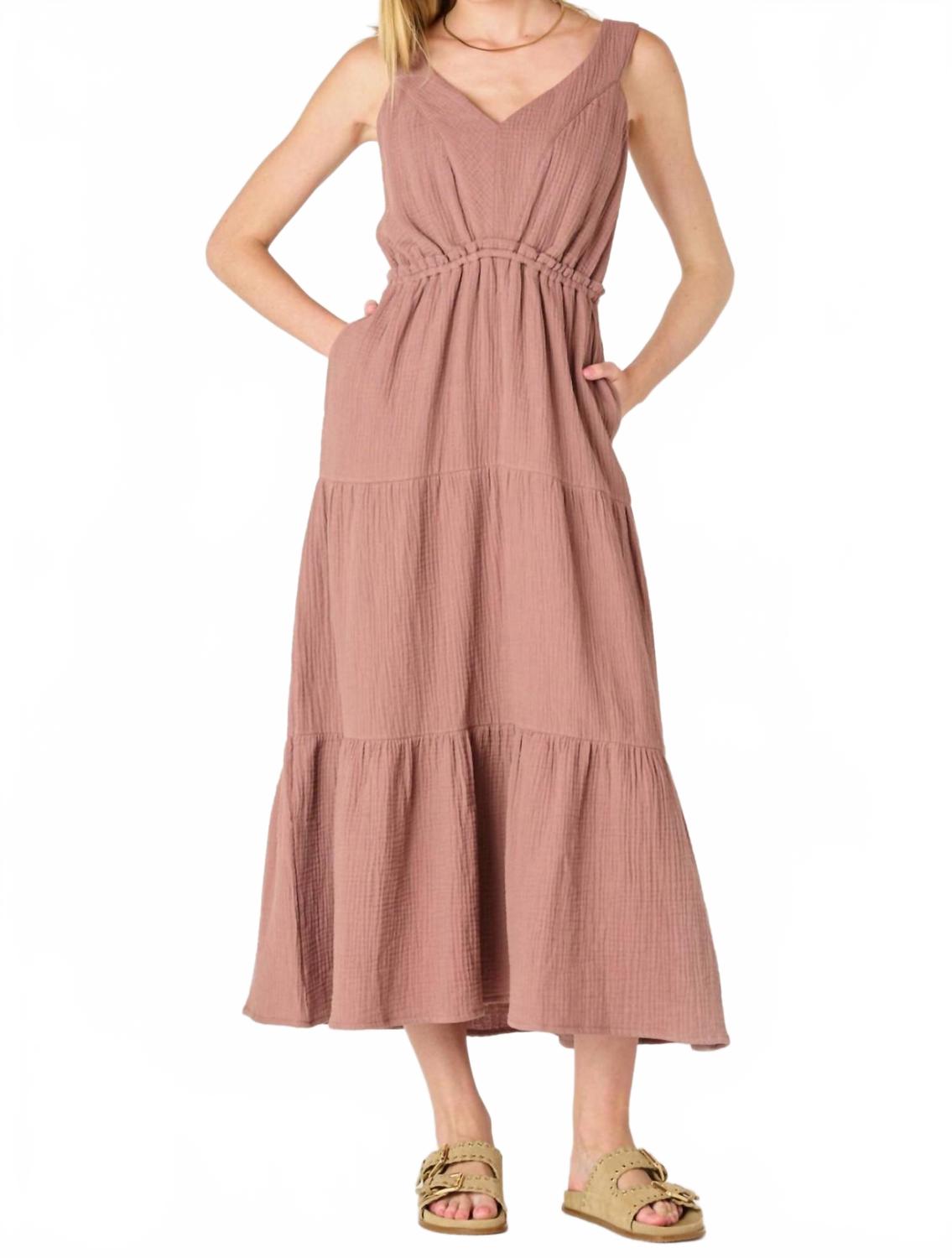 

Женское платье Roma миди в коричневом цвете Dex