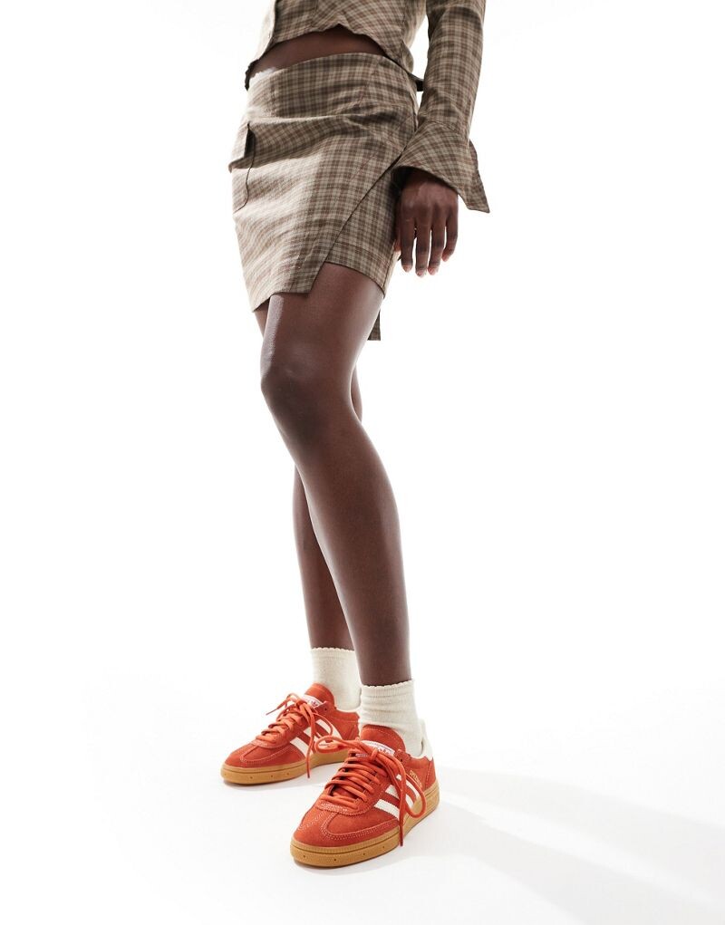 Adidas Originals - Handball Spezial - красно-белые кроссовки на резиновой подошве