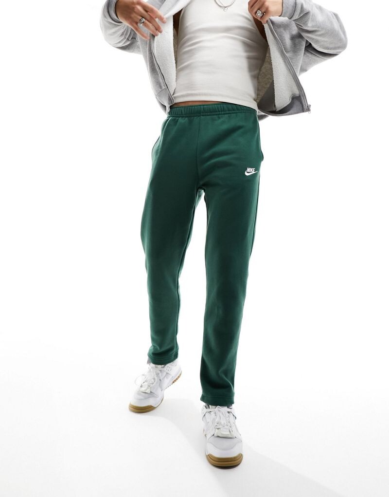 

Зеленые спортивные штаны Nike Club Fleece