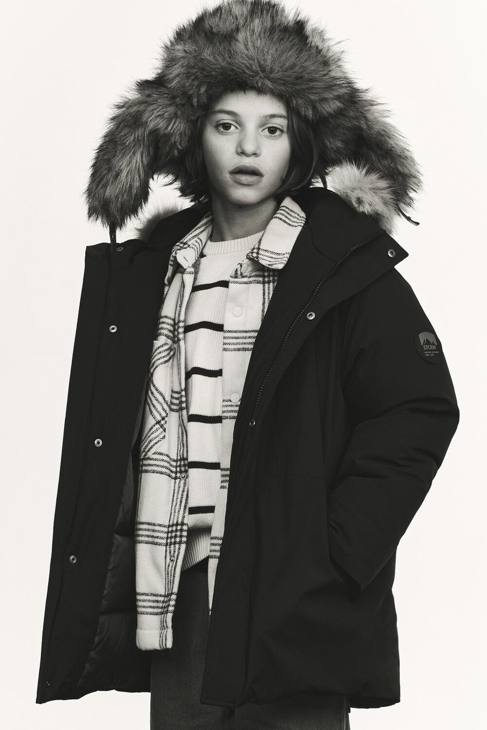 

Длинная водоотталкивающая парка из перьев и пуха ZARA, черный