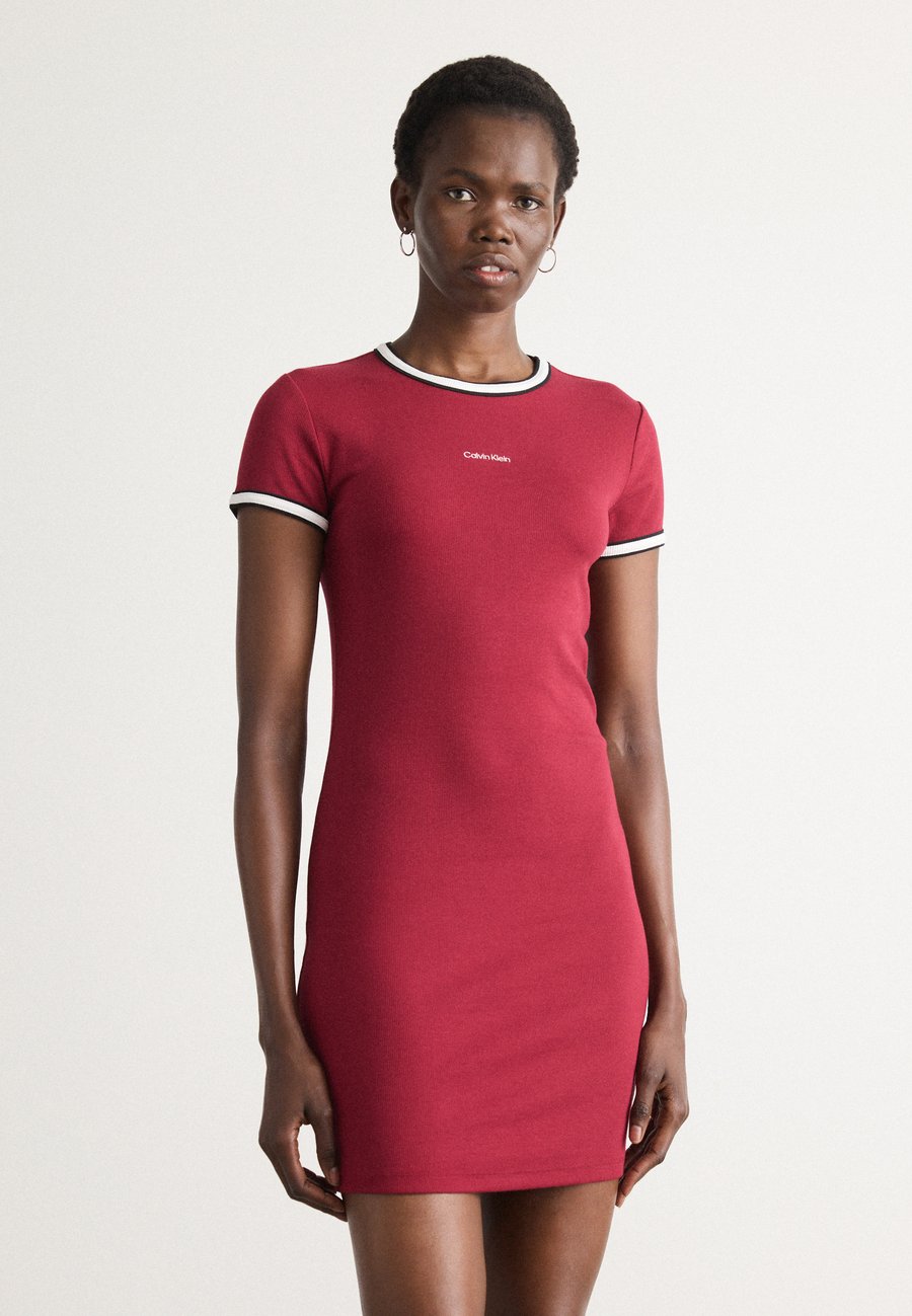 

Платье Calvin Klein Jeans COLOR BLOCK BABY, Magenta Jewel/Red