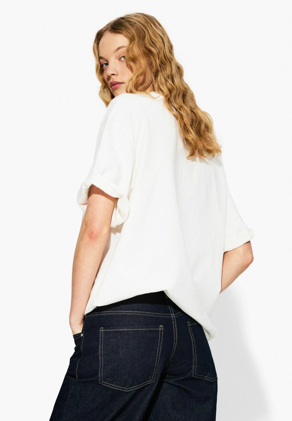 

Базовая футболка Bershka, белый