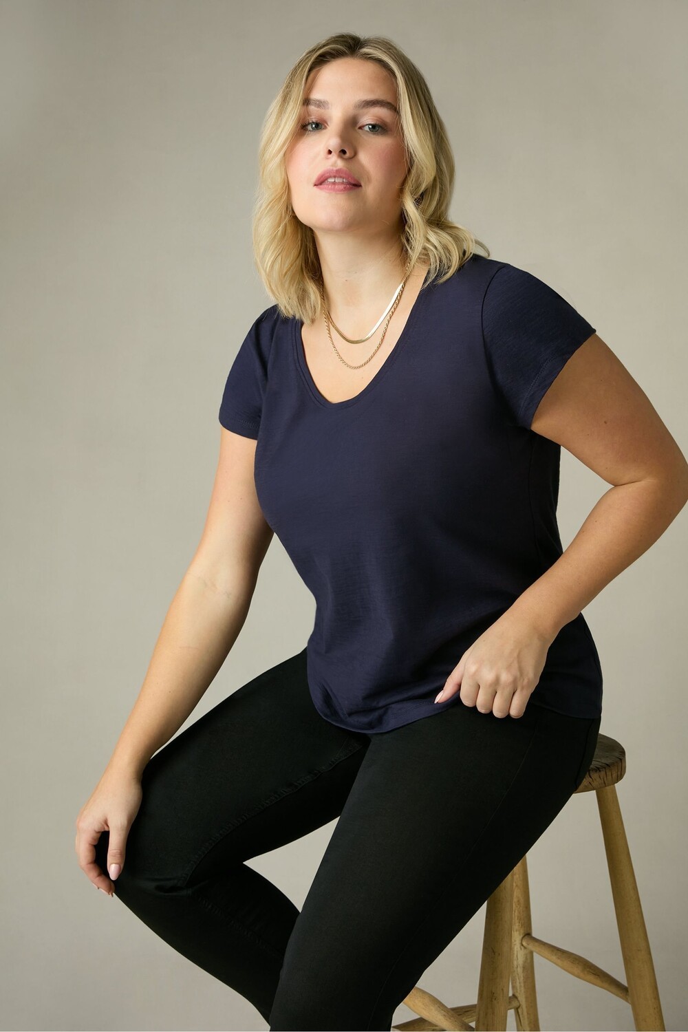 

Изогнутая футболка с широким хлопковым вырезом Live Unlimited, синий