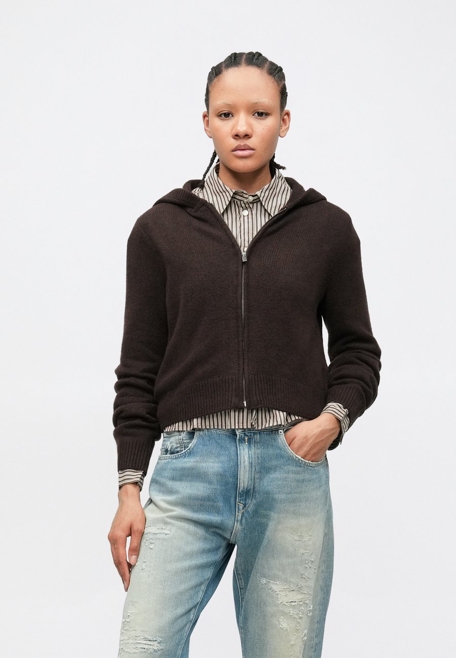 

Толстовка GAP CASHSOFT ZIPPER HOODIE, Terra Brown/Grey, Серый, Толстовка GAP CASHSOFT ZIPPER HOODIE, Terra Brown/Grey