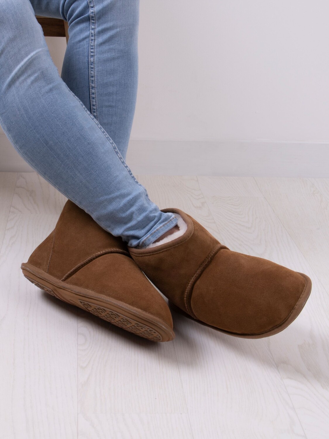 

Тапочки Just Sheepskin Chester высокие из овчины, каштановый