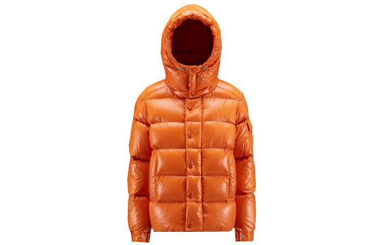 Женская короткая пуховая куртка Maya Special Edition к 70-летию Moncler, цвет кострового огня — фото 2