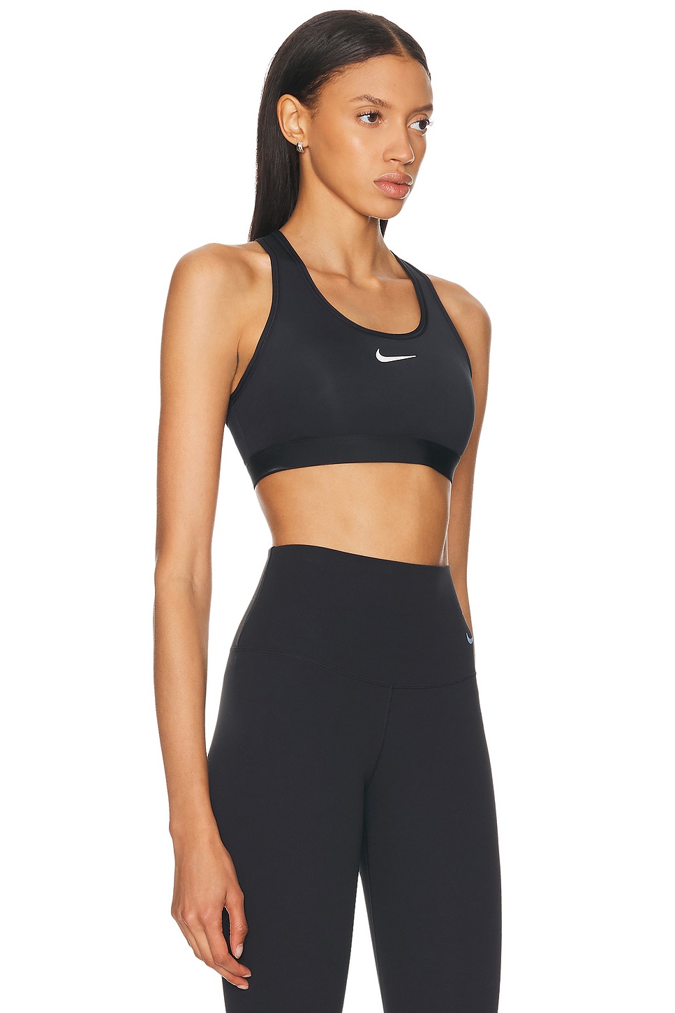 Спортивный бюстгальтер Swoosh Medium Support с мягкой подкладкой Nike, Black & White — фото 2