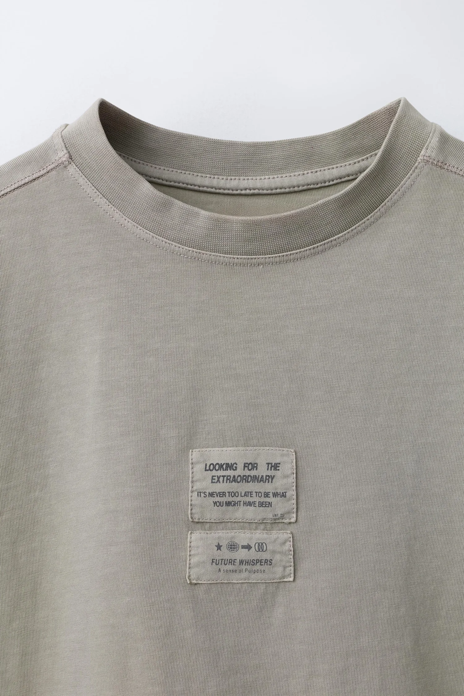 Zara Футболка с эффектом выцветания и этикеткой — фото 3