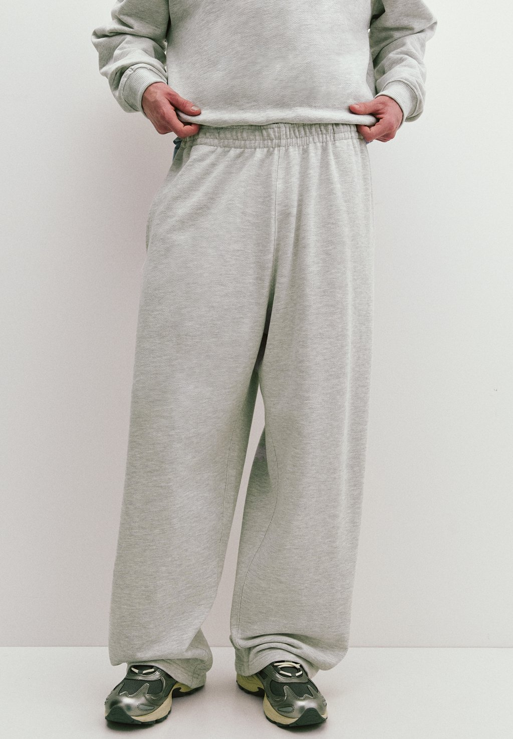 

Брюки WIDE LEG PULL&BEAR, светло-серый
