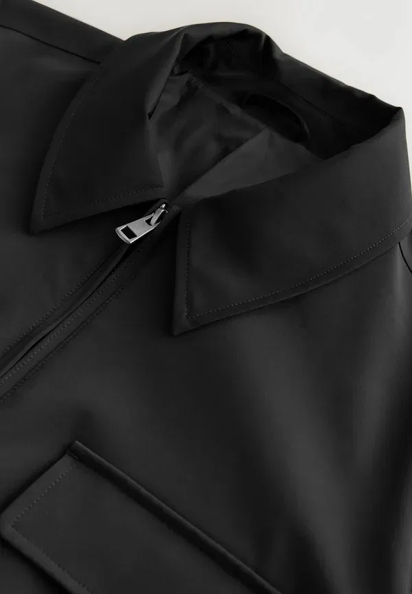 Куртка Regular Fit Smart Technical Showerproof Four Pocket Field Summer Jacket Next, черный — фото 2