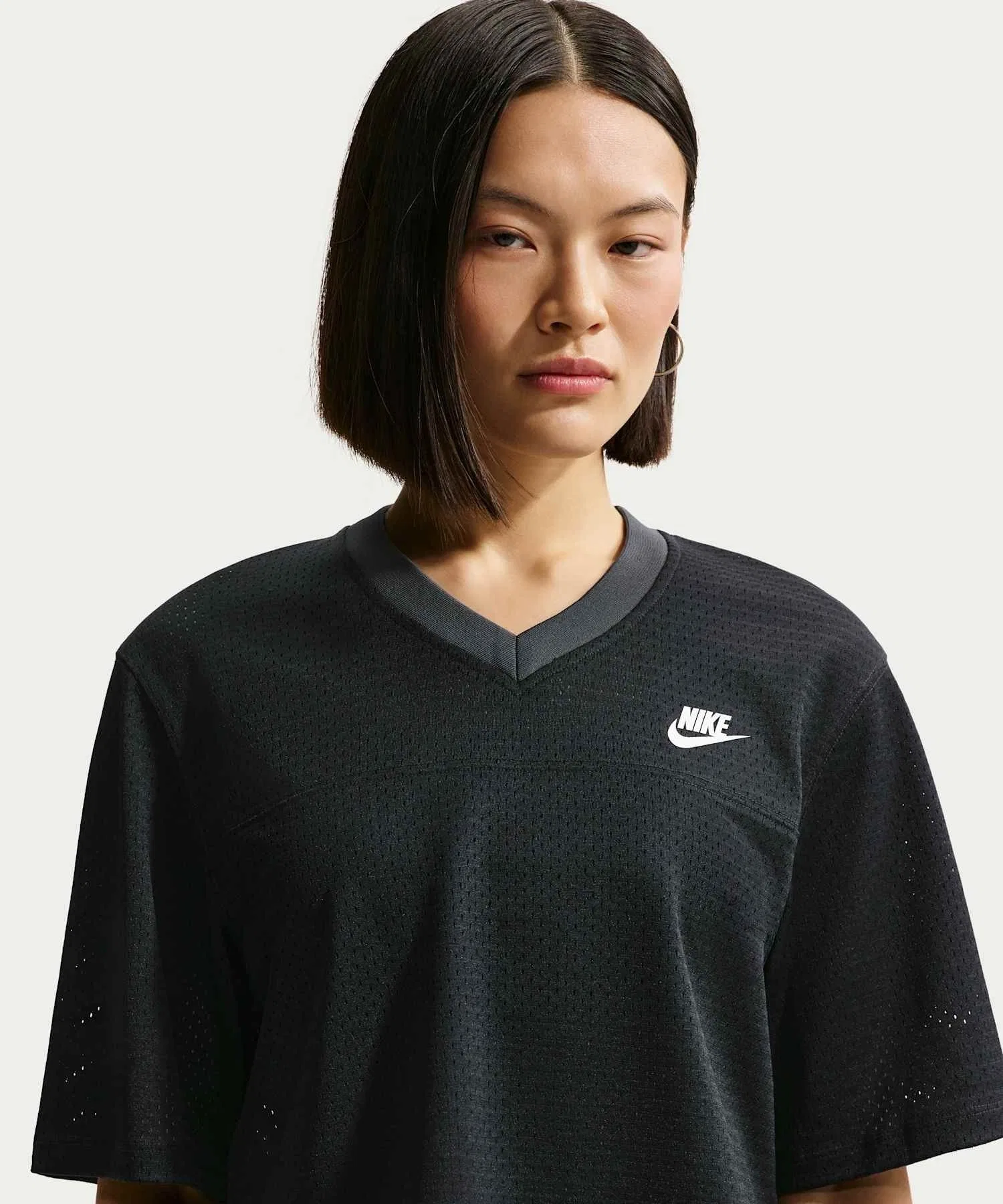 Женская футболка Nike Sportswear Oversized Heritage из меша чёрного цвета