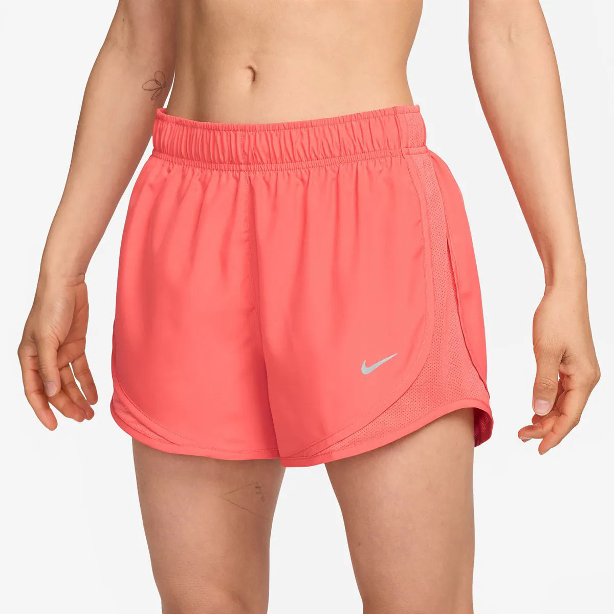 

Женские шорты Nike Tempo, коралловый