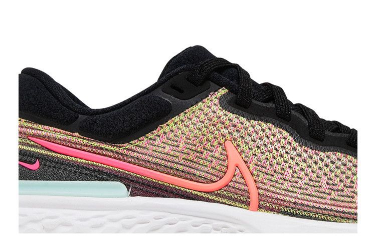 Кроссовки Nike Wmns ZoomX Invincible Run Flyknit 'Volt Bright Mango', желтый — фото 3