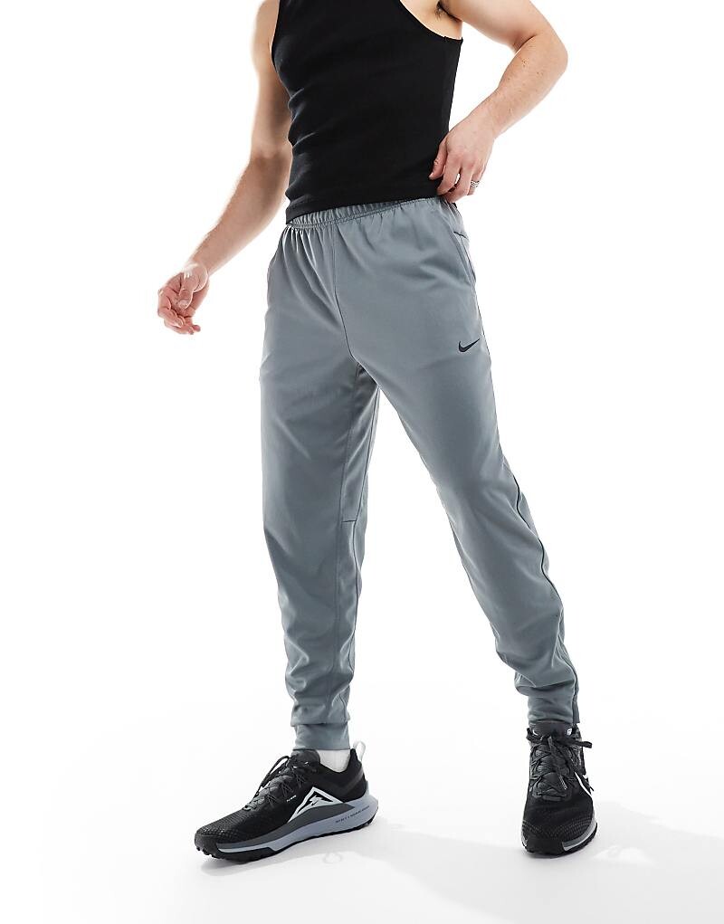 

Темно-серые джоггеры Nike Training Totality