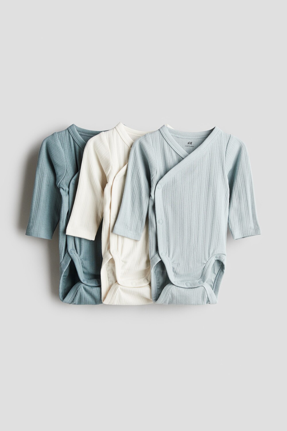 

В упаковке 3 боди с запахом. H&M, голубой