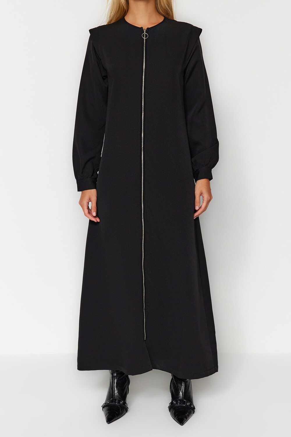 

Черное платье макси из крепа с молнией во всю длину Trendyol Modest, черный