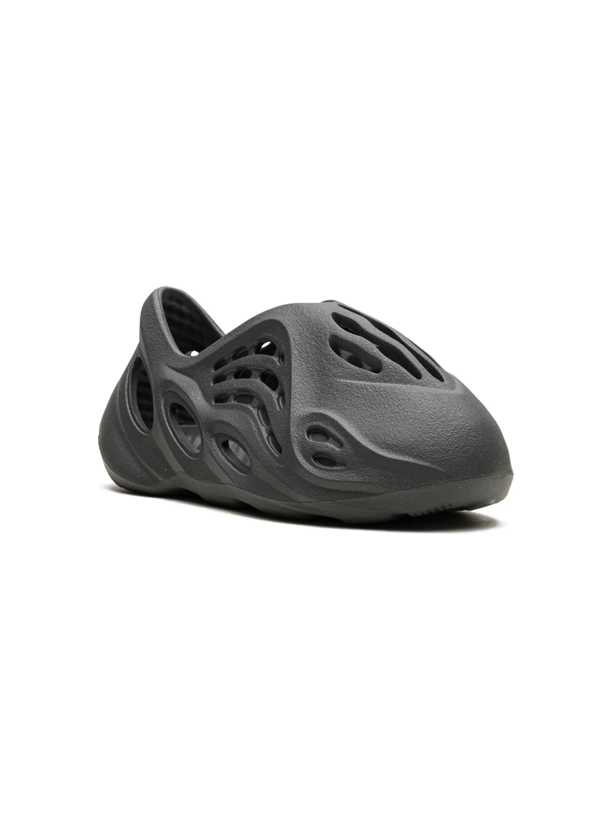 Кроссовки Yeezy Foam RNR Carbon Adidas Yeezy Kids, черный
