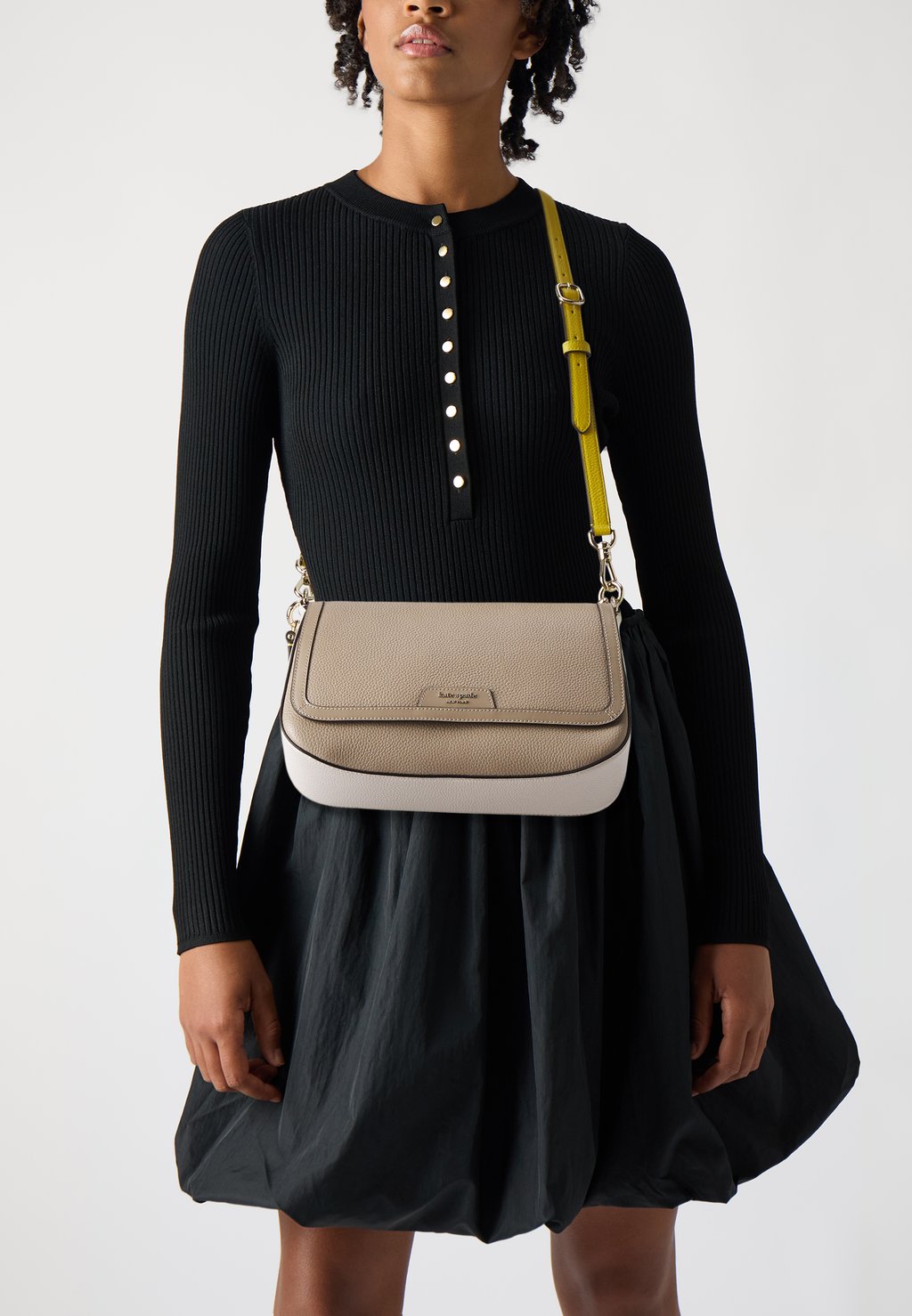 

Сумка FLAP SHOULDER BAG kate spade new york, серо-коричневый
