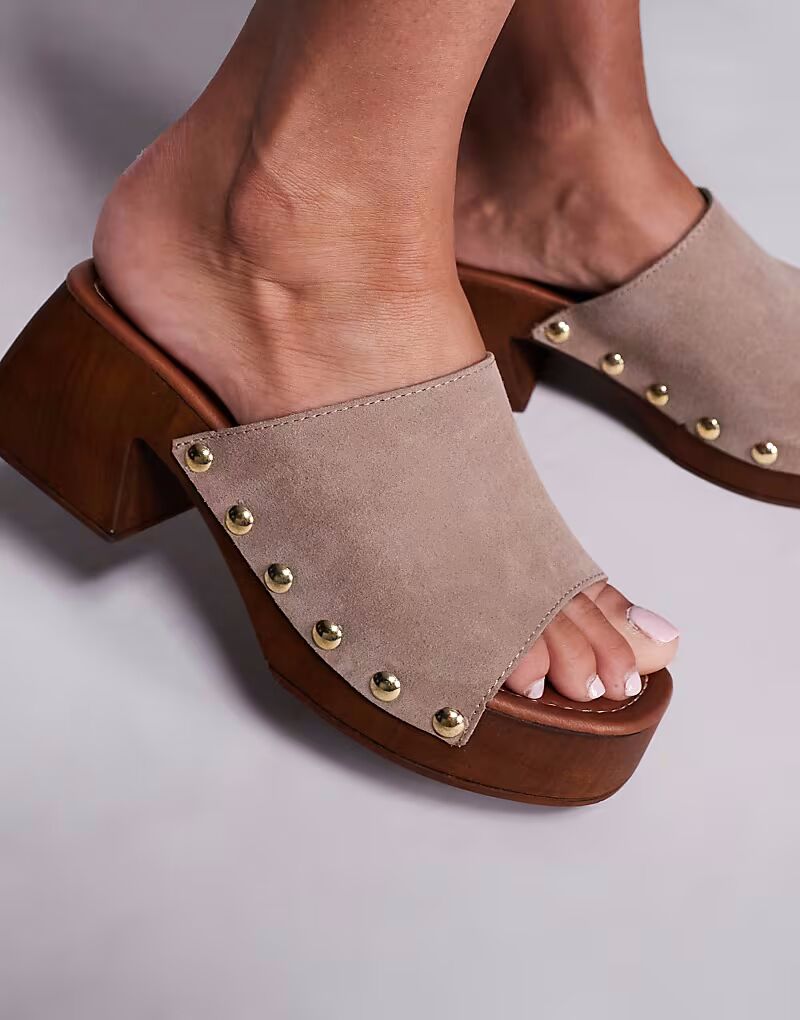 Эксклюзивные босоножки-сабо на каблуке Via из кремовой замши Schuh — фото 3
