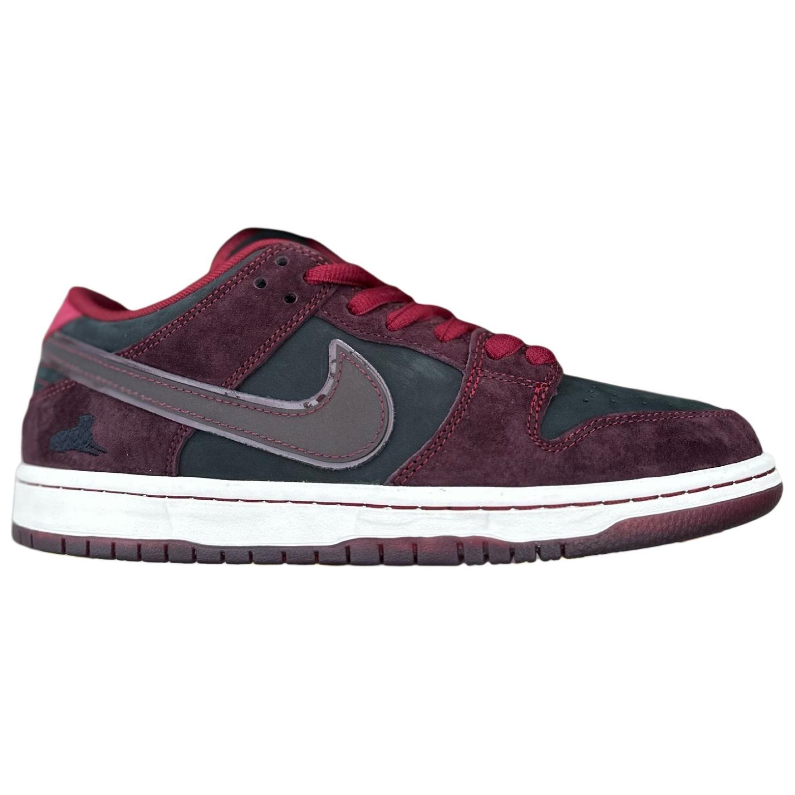 

Nike Dunk Low Riot Skateshop, Коричнево-красный
