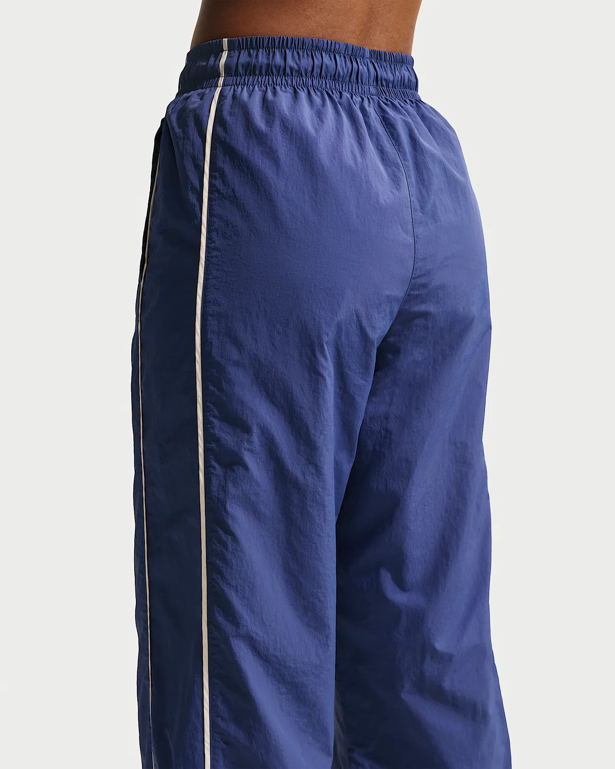 Женские тканые штаны Nike Sportswear Windrunner, Mystic Navy/Chalk/Chalk — фото 3