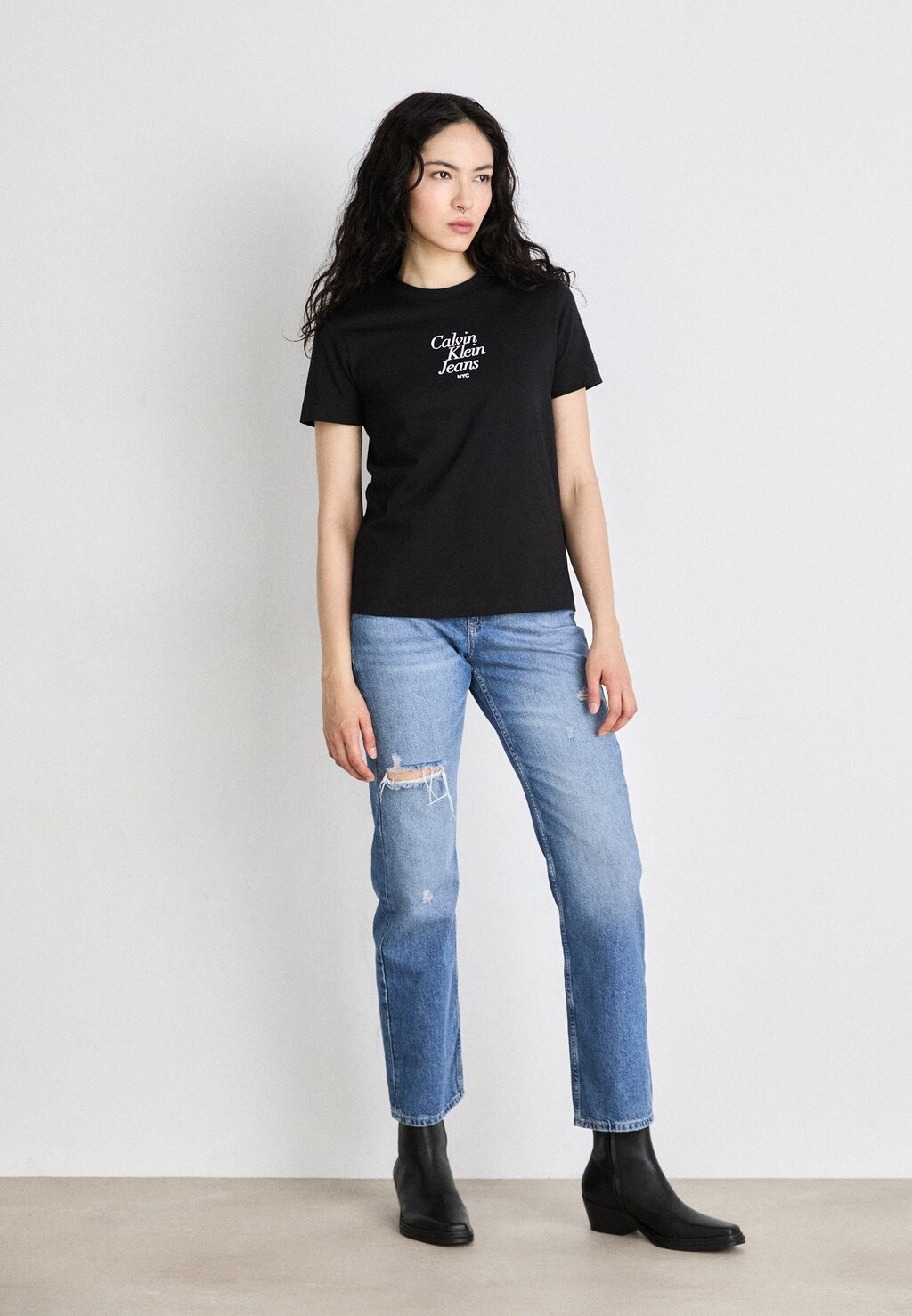 

Футболки с принтом FONT GRAPHIC REGULAR TEE Calvin Klein, черный