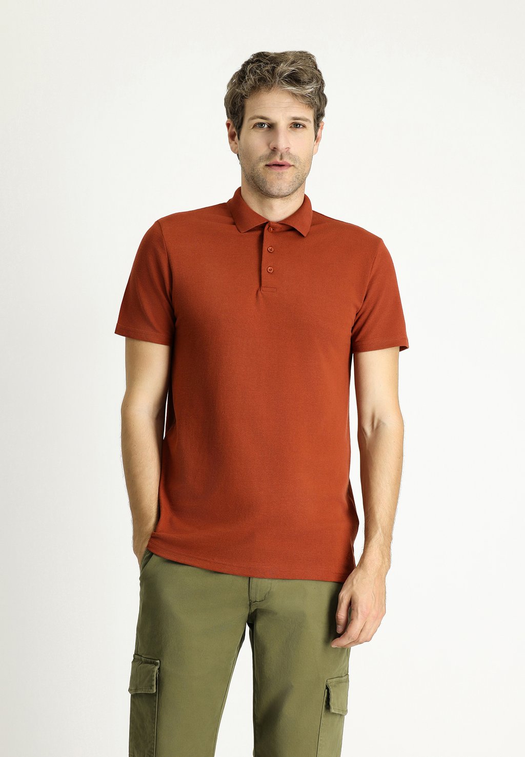 

Поло 3-BUTTON REGULAR CUT STIFF COLLAR Kigili, металлик красный