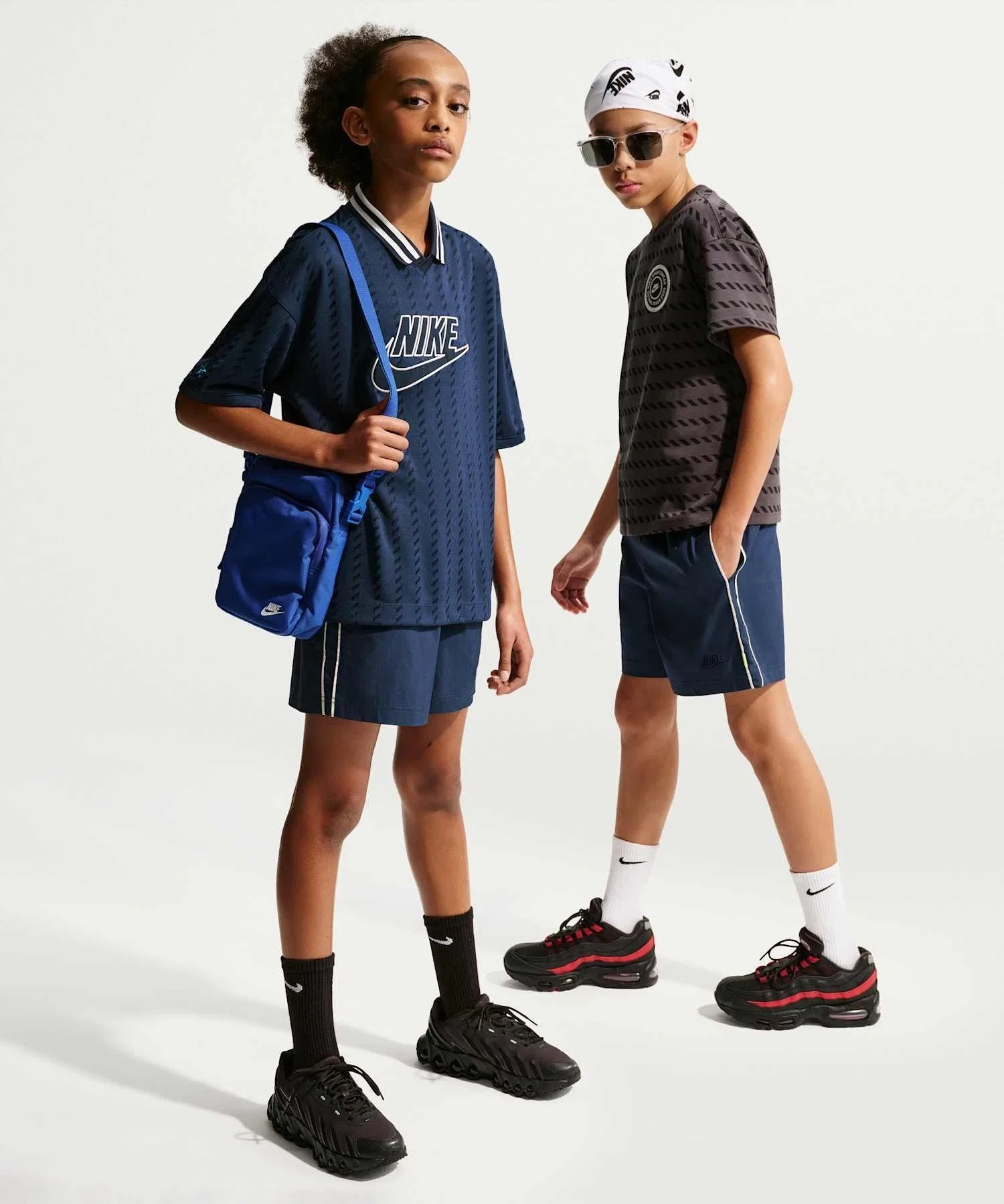 Детские шорты Nike Sportswear из хлопка и нейлона, с логотипом, тёмно-синие