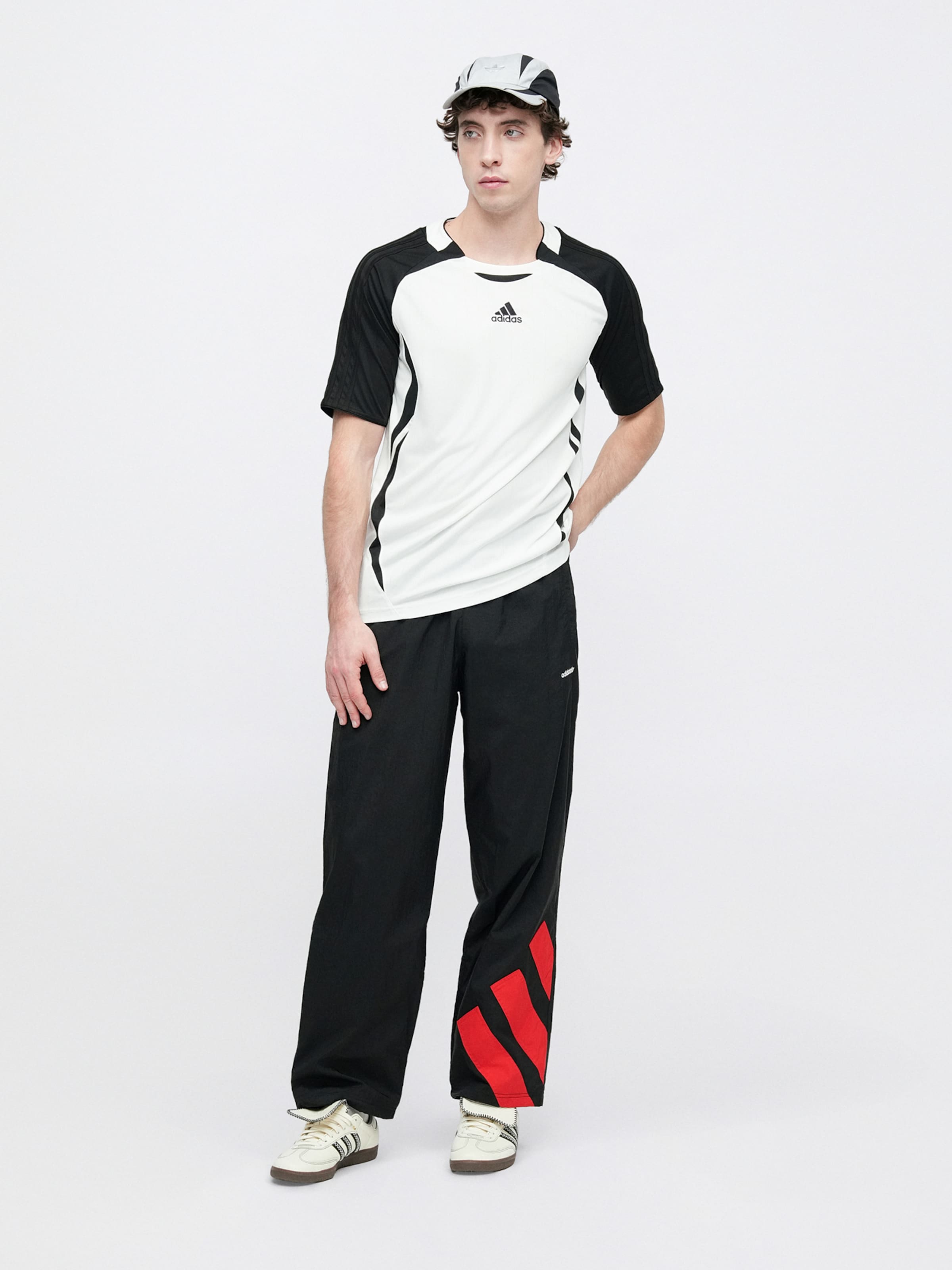 Adidas Originals Широкие брюки 'Adicolor' в черном цвете — фото 4