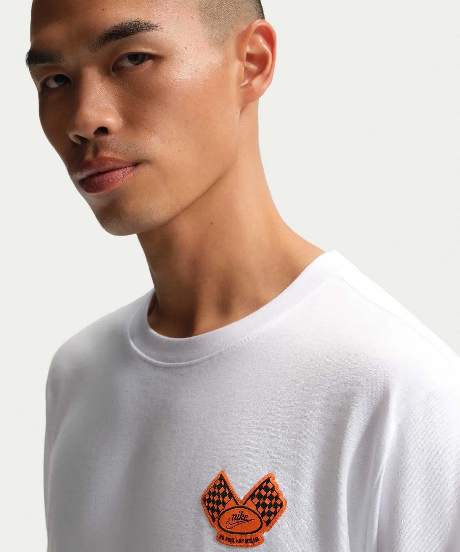 Мужская и женская футболка Nike Sportswear Long-Sleeve T-Shirt — фото 3