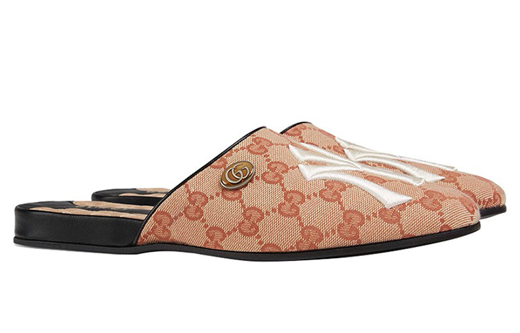 Шлепанцы (WMNS) Gucci NY Yankees x Princetown G 'Brown' — фото 2