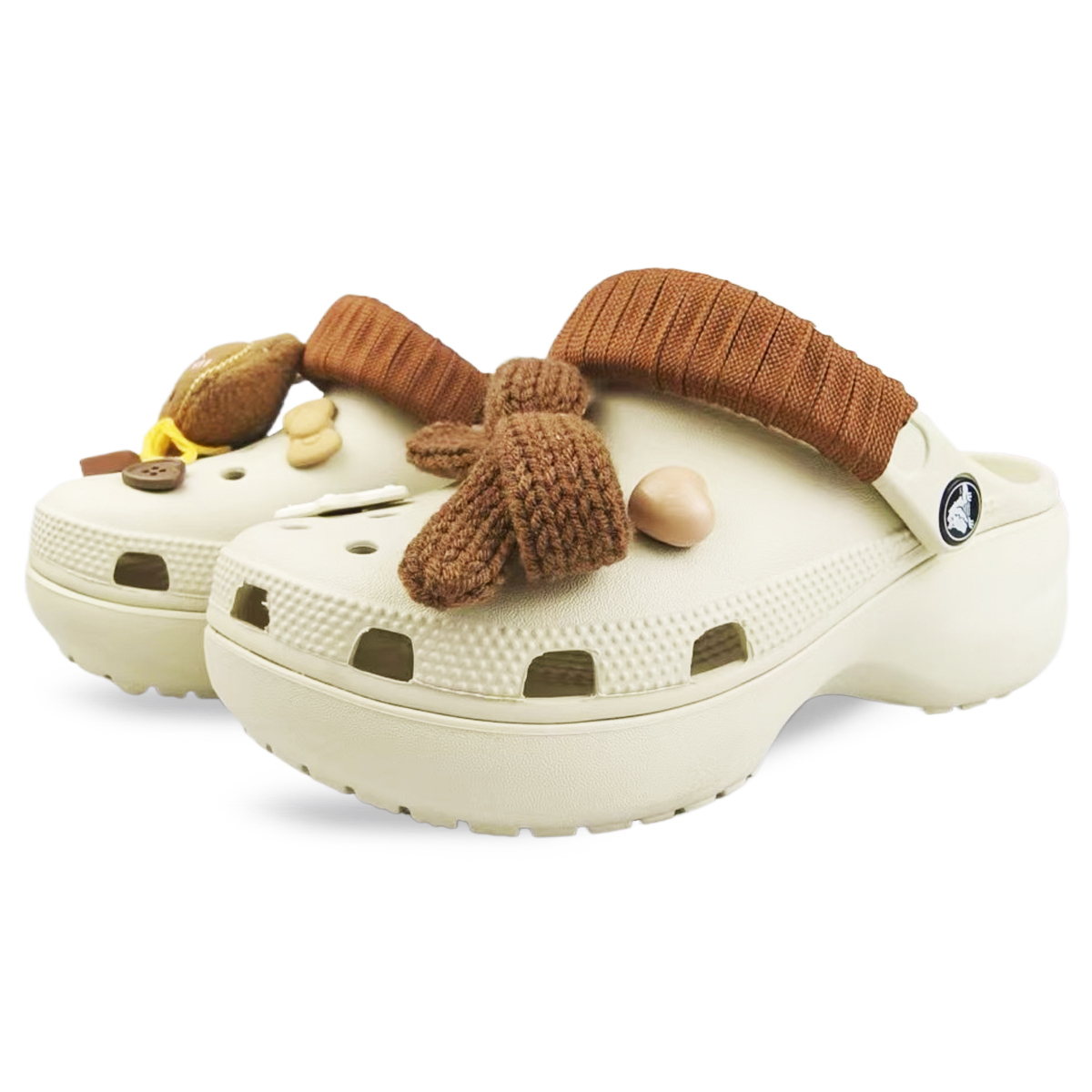 Crocs Классические платформенные клоги BNK Bear Cookies женские костяного белого цвета с принтом "Медвежье печенье", цвет Bear Cookies — фото 3