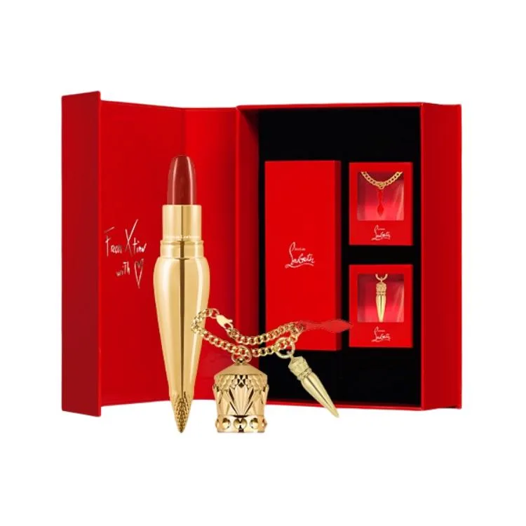 Christian Louboutin Помада CL Queen's Baton в наборе, сатиновая, легко растушевывается, натуральная, Three-Piece Set: Hydrating Satin Lipstick #515+Golden Tube Lip Balm+Short Chain