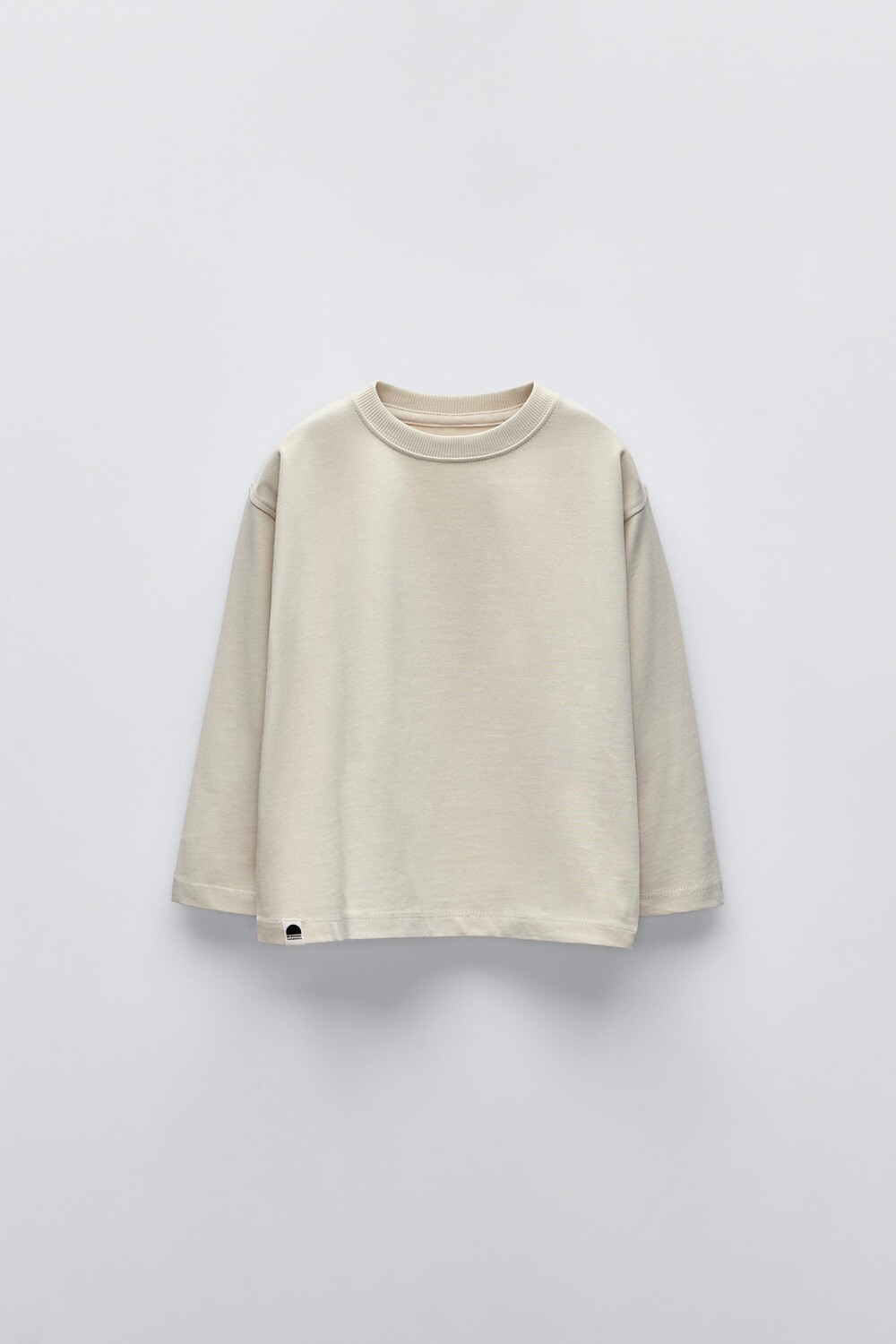 

Простая футболка с этикеткой ZARA, экрю