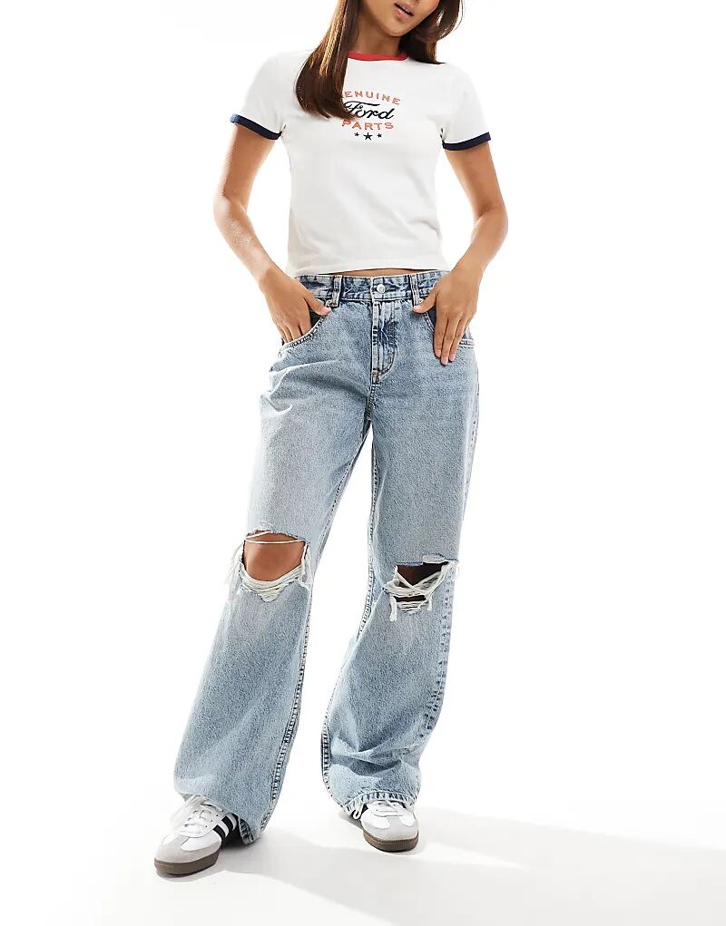

Джинсы свободного кроя ASOS DESIGN светло-голубого цвета с потертостями и рваными коленями