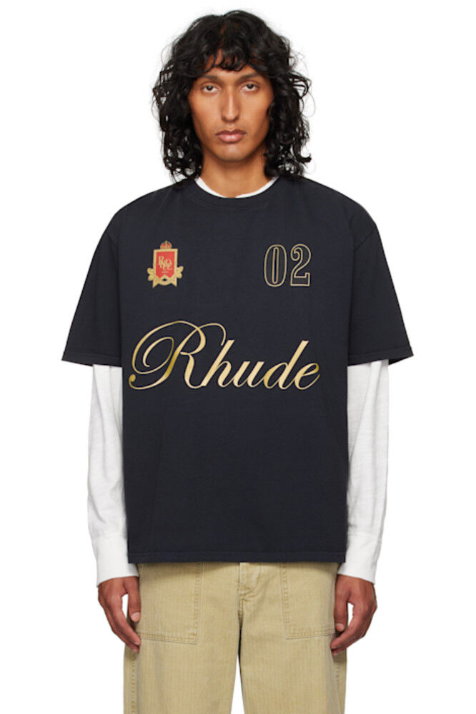 

Черная футболка с надписью «Rhude»