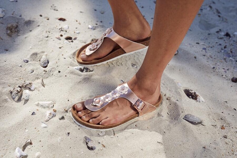 Сандалии с т-образным ремешком LASCANA T-Bar Sandals, цвет rose gold — фото 2