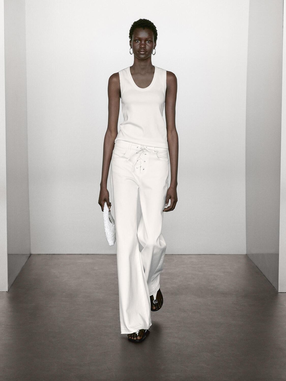 

Плотный ребристый топ с круглым вырезом Massimo Dutti, кремовый